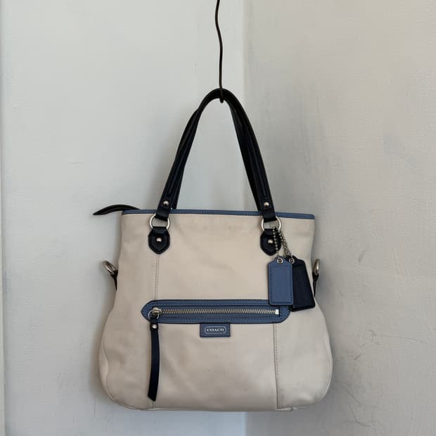 Coach vintage leather shoulder bag