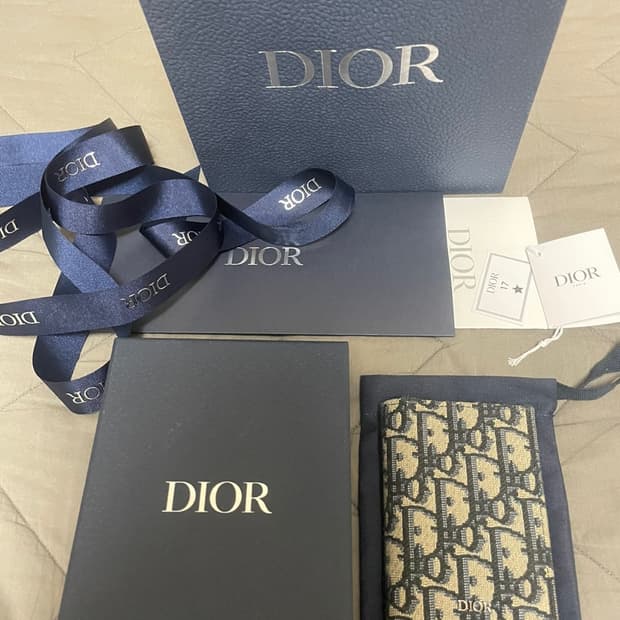 디올 오거나이저 정품