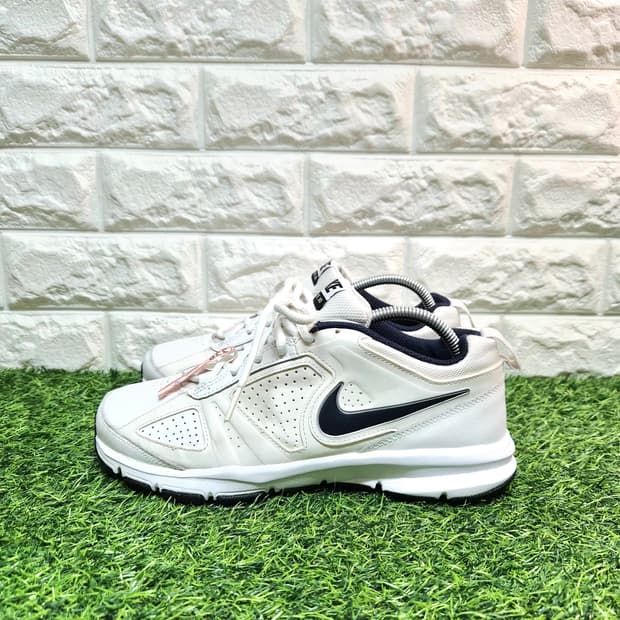 나이키 티라이트 11 런닝화 운동화 개리 260mm(세탁완료)