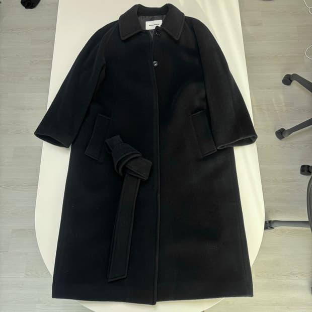 인사일런스 벨티드 오버사이즈 울 코트