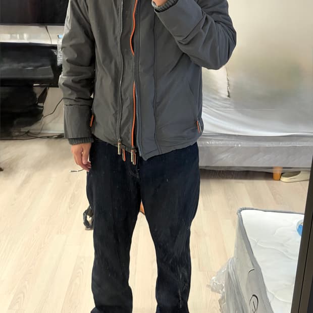 유니클로 JW앤더슨 스트레이트진