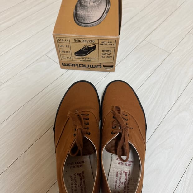 와쿠와 덱슈즈 265