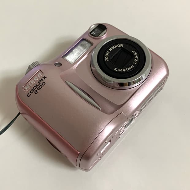 니콘 쿨픽스2100 딸기우유 상태 s급 사쿠라디카