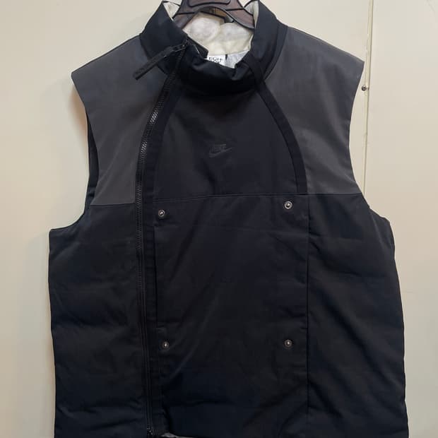 나이키 테크팩 패딩 조끼