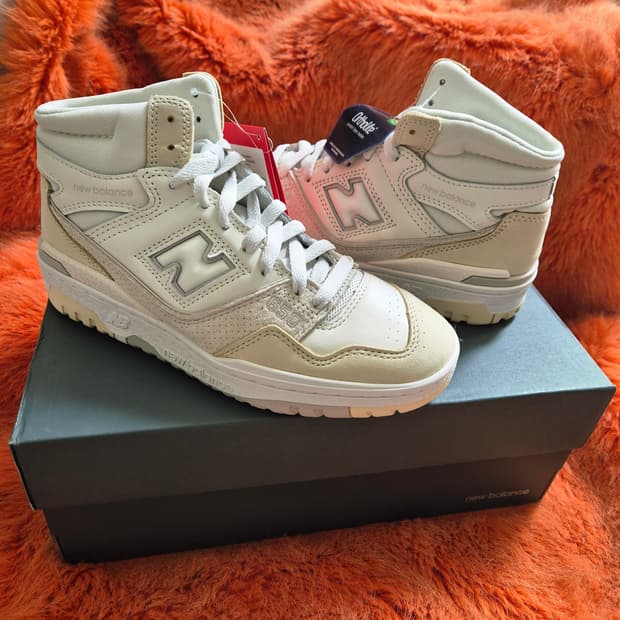뉴발란스 650R 베이지 마카다미아넛  235 새상품