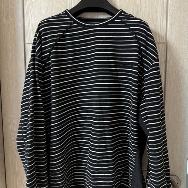 준지 스트라이프 배색 롱슬리브 M