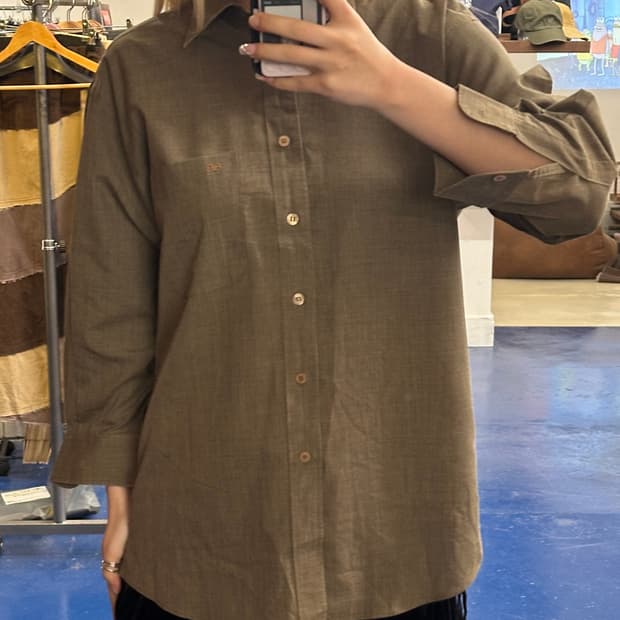 발렌시아가 브라운셔츠