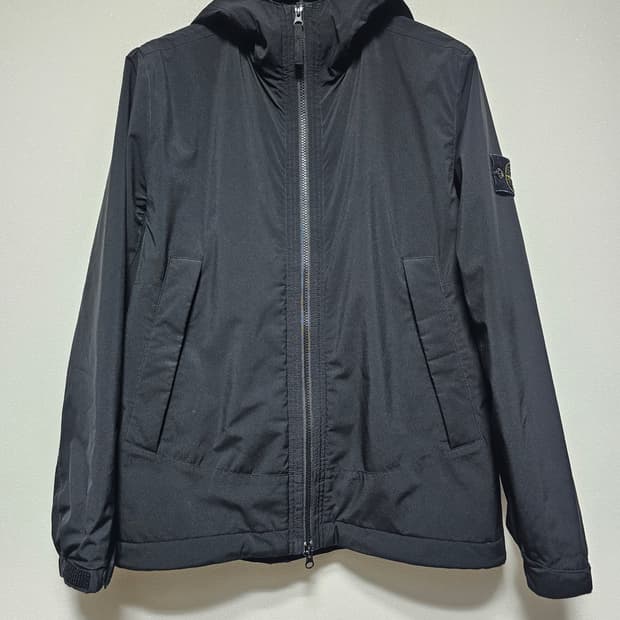 스톤아일랜드 소프트쉘 프리마로프트 후드 자켓