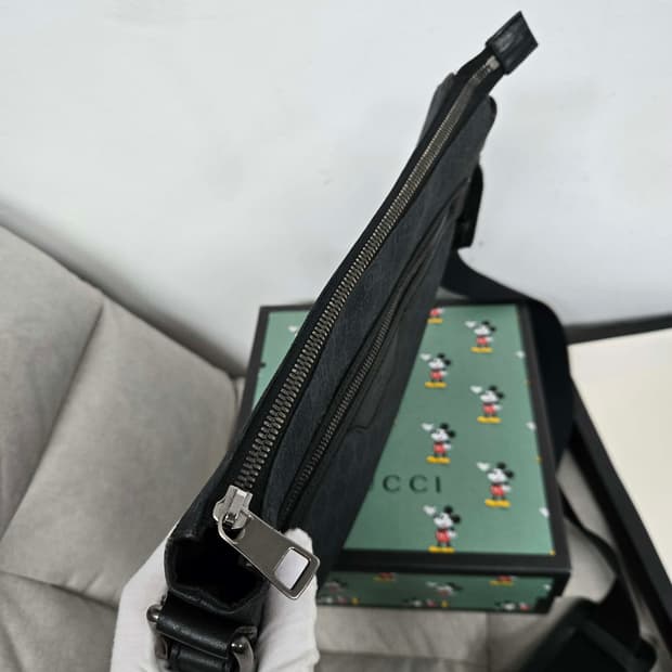 [보증서 정품] 구찌 시그니처 GG 메신저백