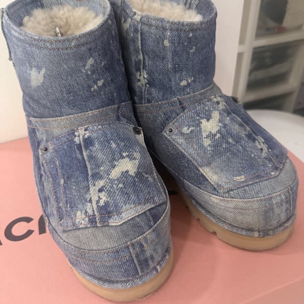 아크네 부츠 슈즈