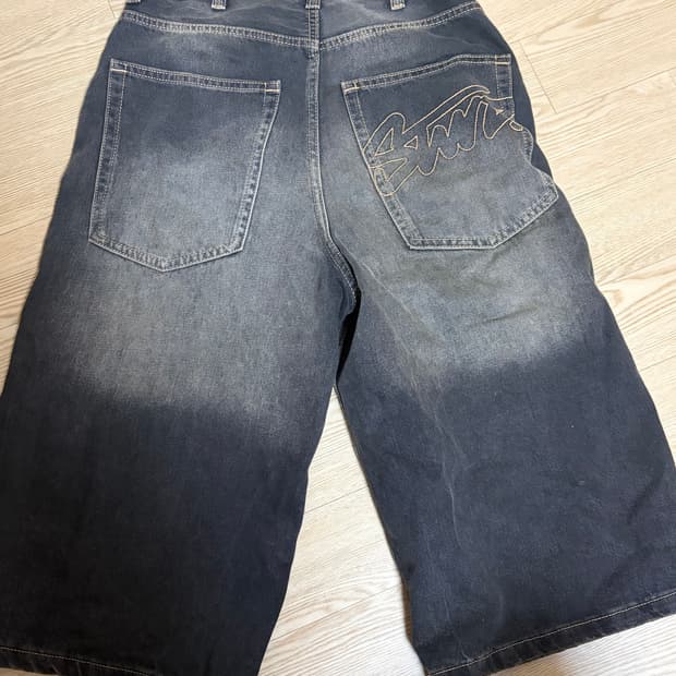 풀앤베어 pull&bear 버뮤다 흑청 팬츠