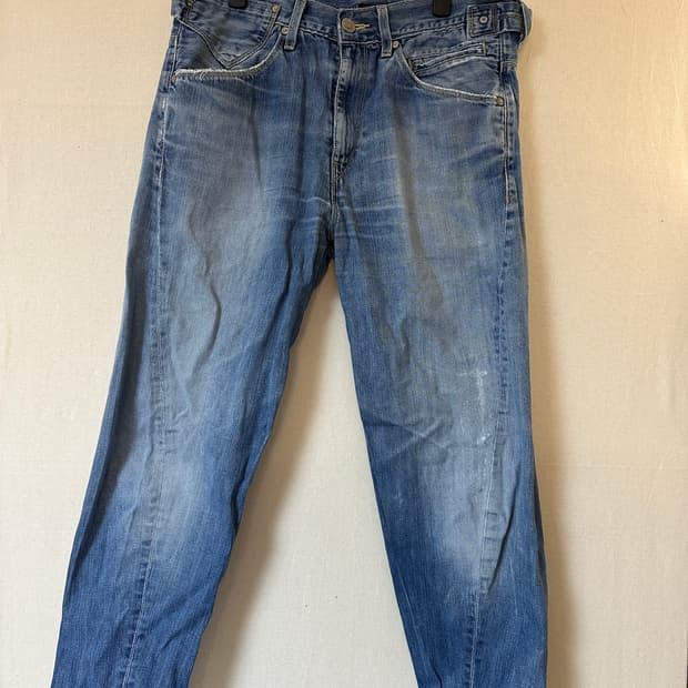 Levi’s 엔지니어드 진 연청