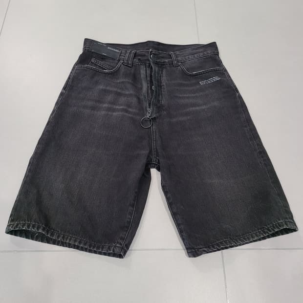 🖤 [오프화이트] 19S/S 지퍼 디테일 와이드 블랙 데님  32사이즈