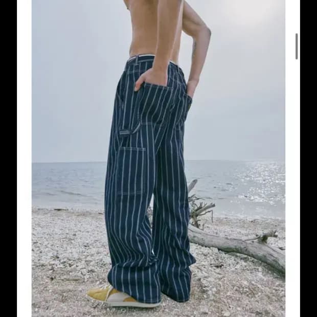 [28] 맥우드건 카펜터 와이드핏 스트라이프 다크 인디고 데님 팬츠