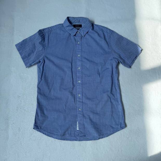 100 헤지스 슬림핏 반팔 셔츠 0304T