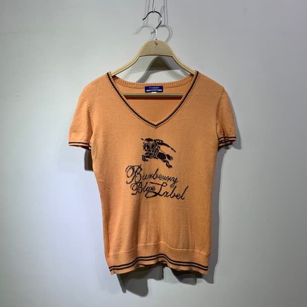 버버리 브이넥 니트 반팔 판매합니다