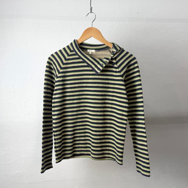 Hushush 사이드 버튼 니트