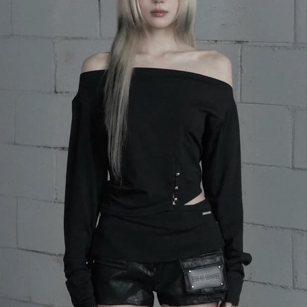새상품) 에트오소메 롱슬리브 컷아웃 블랙