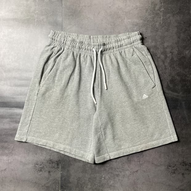 ADIDAS 아디다스 그레이 스웨트 하프팬츠 A01251