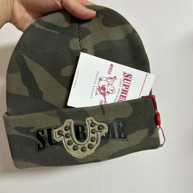 슈프림 x 트루릴리전 비니 올리브 카모 - 25FW