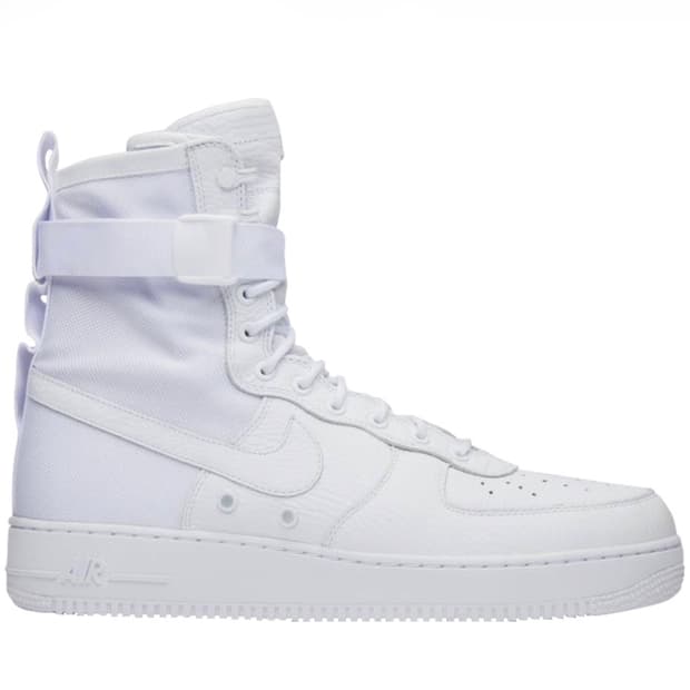 나이키 SF 에어 포스 1 QS 컴플렉스콘 구합니다