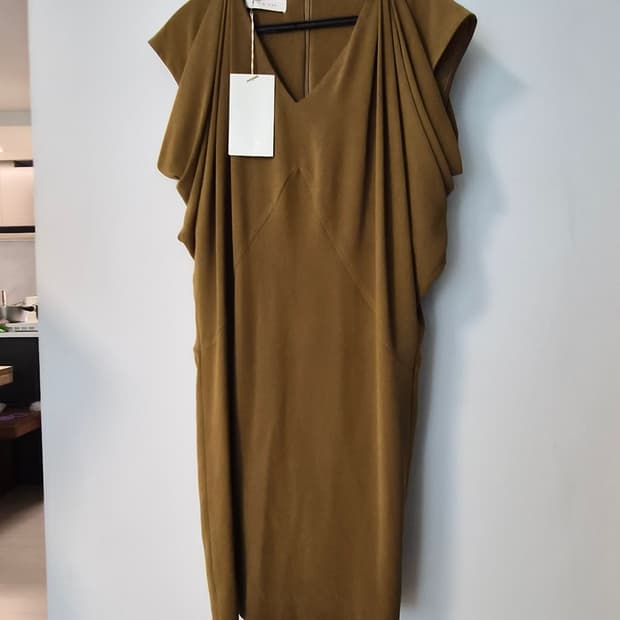 [새상품] 미샤(MICHAA) 드레이프 실루엣 원피스 (85/55사이즈)