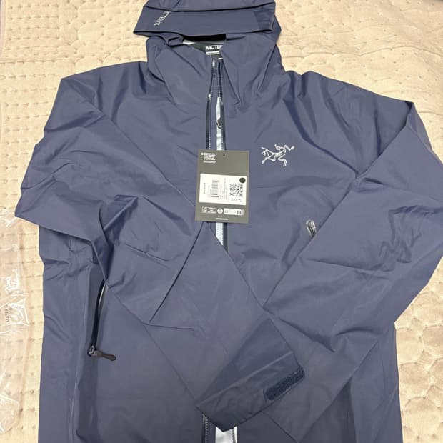 아크테릭스베타 자켓 s사이즈 블랙사파이어