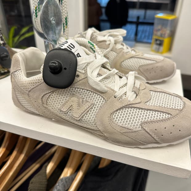 뉴발란스 X miu miu 530