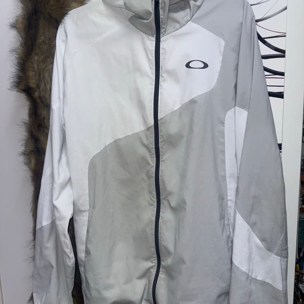 오클리 윈드자켓 
