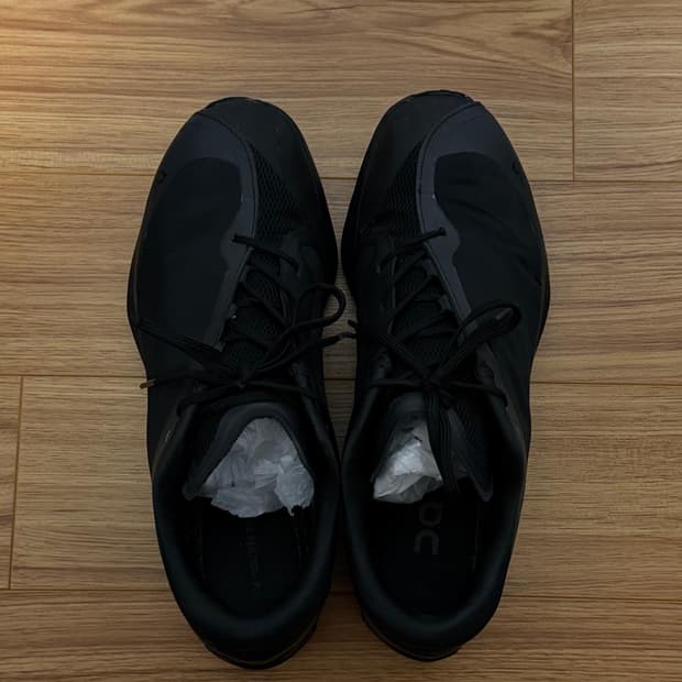 온러닝파프 클라우드벤쳐 피크 올 블랙 (240)