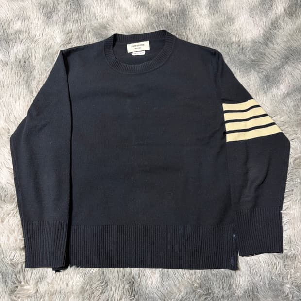 (3/급처) 톰브라운 사선 완장 니트 네이비 3사이즈