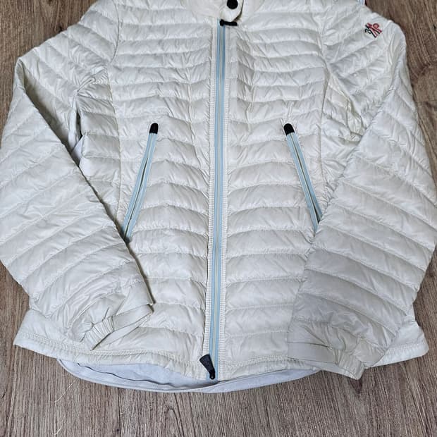 몽클레어 여성 경량 구스다운 패딩 점퍼 3호