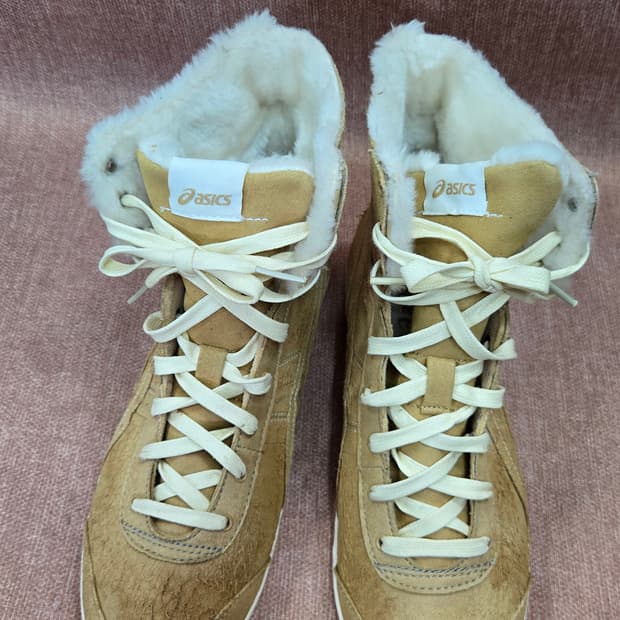 아식스250mm- 스웨이드  겨울용 하이탑 스니커즈