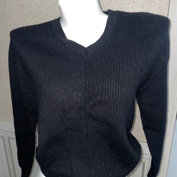 Y’s 요지 반반 패턴 브이넥 니트