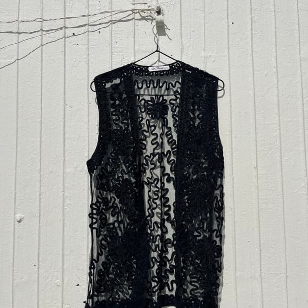 Lace Overlay Vest 레이스 베스트