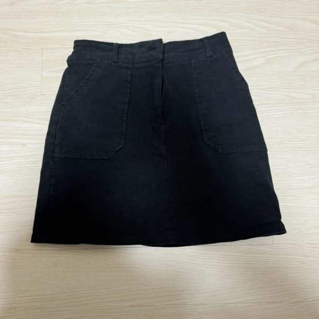 검정색 미니 스커트