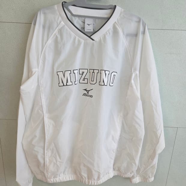 미즈노 남여공용 브이넥 우븐 맨투맨 바람막이 티셔츠(1회착용)