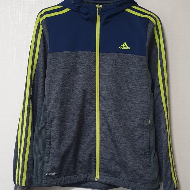 아디다스 후드집업 90사이즈 