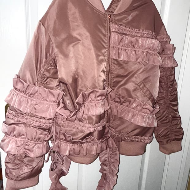 요하닉스 인디핑크 새틴 프릴 항공점퍼 