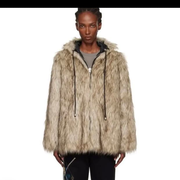 open yy fur 자켓 구해요ㅠㅠㅠㅠ.  