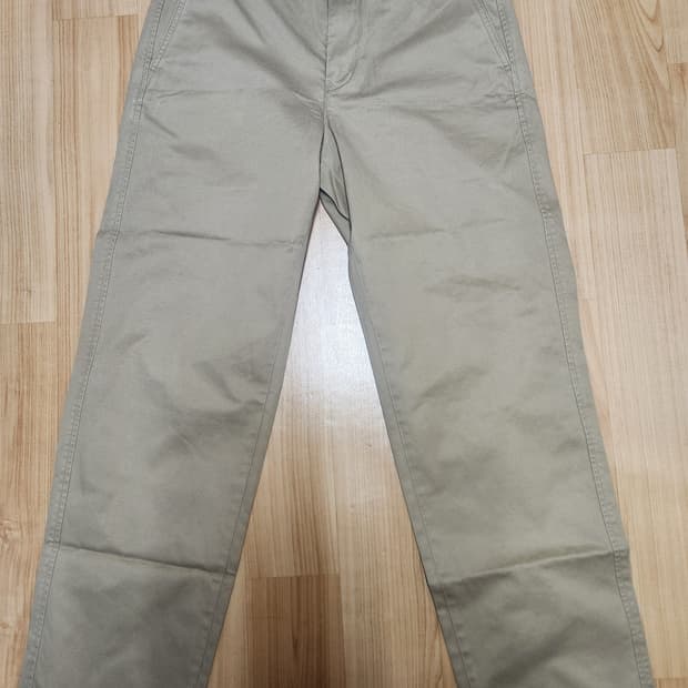 유니클로 베이지 스트레이트 레귤러 치노팬츠 79