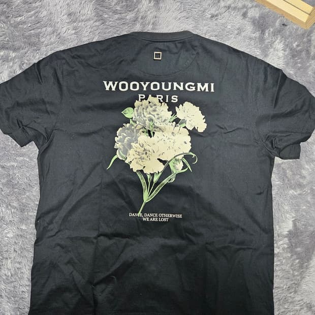 우영미 플라워 반팔 팔아요