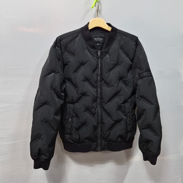 게스 블랙 다이아몬드 퀼팅 패딩 점퍼 남성100