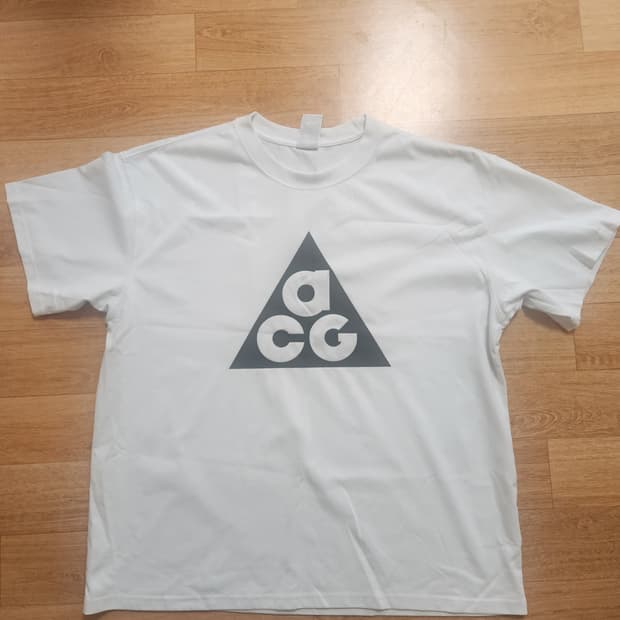 나이키 acg 반팔 팝니다