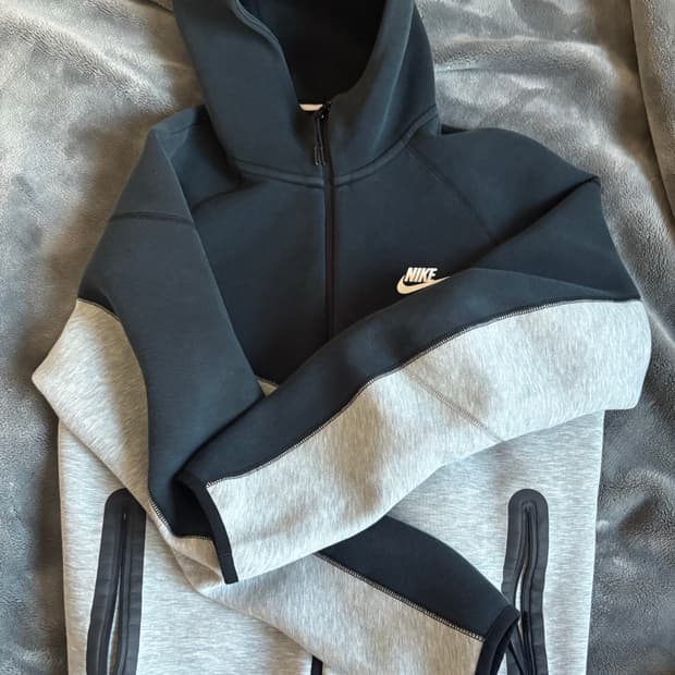 나이키 테크플리스 블랙그레이