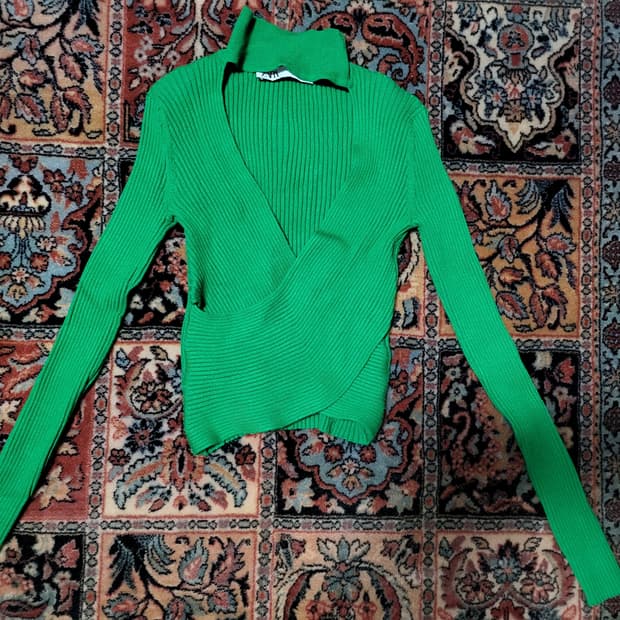 자라 초커넥 크로스 오버 니트 스웨터