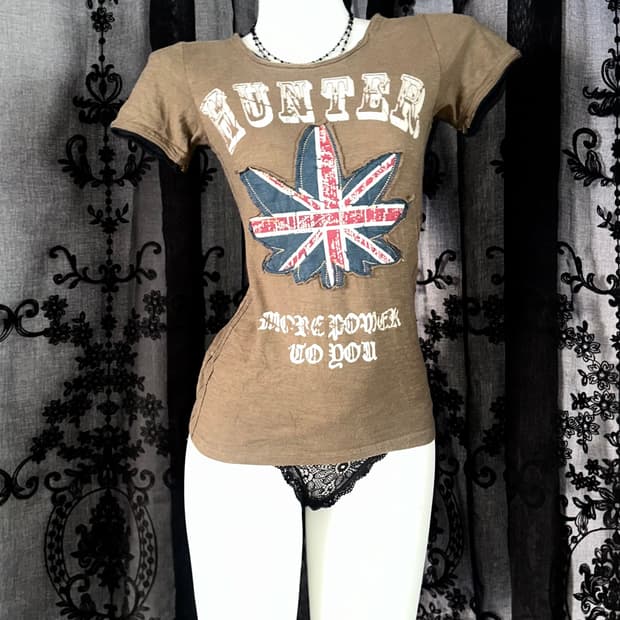 brown union jack graphic t-shirt