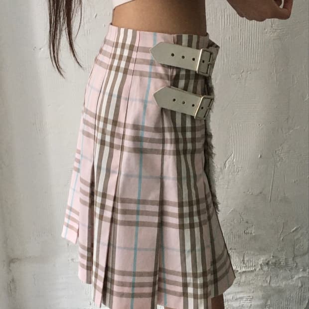 [새상품] Burberry 버버리 런던 핑크 노바체크 버클 미니 스커트