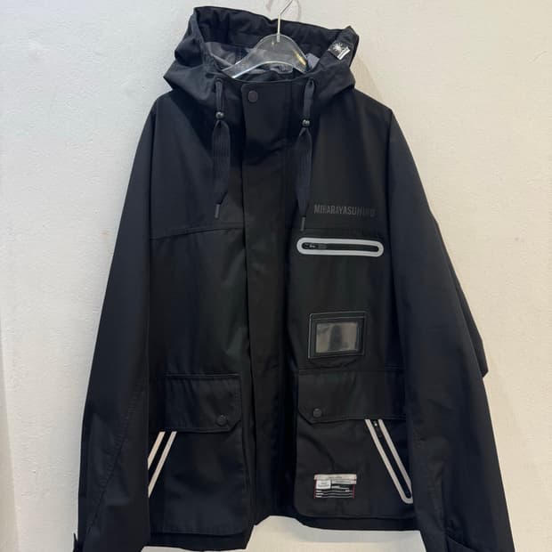 Mihara Yasuhiro X GU black mountain park