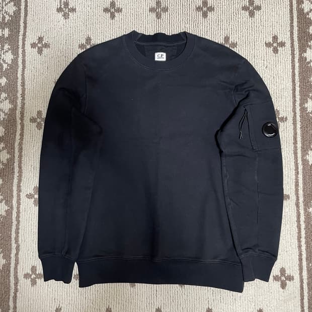 CP컴퍼니 맨투맨